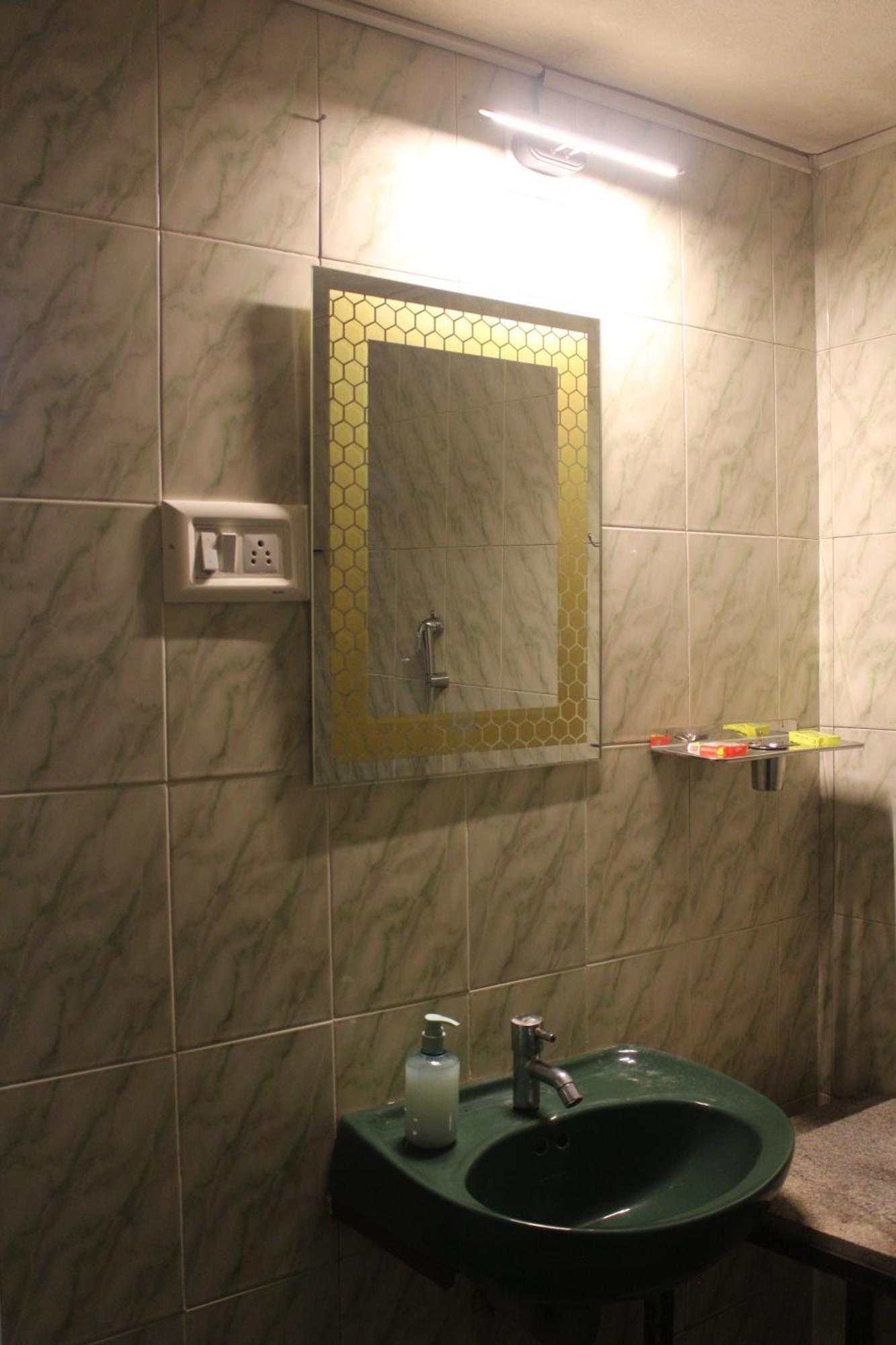 Tropical Villa Homestay Mangalore Esterno foto