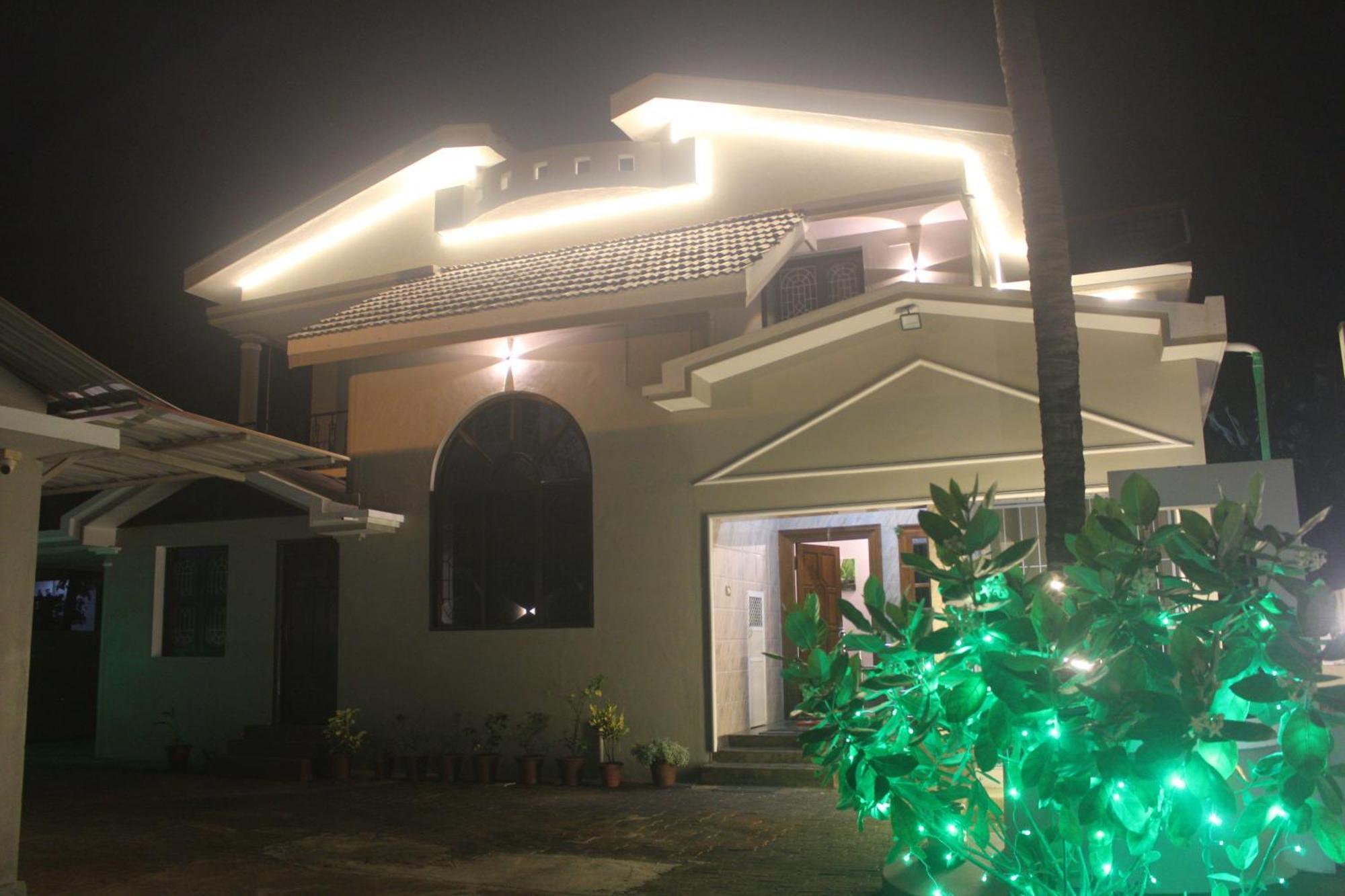 Tropical Villa Homestay Mangalore Esterno foto